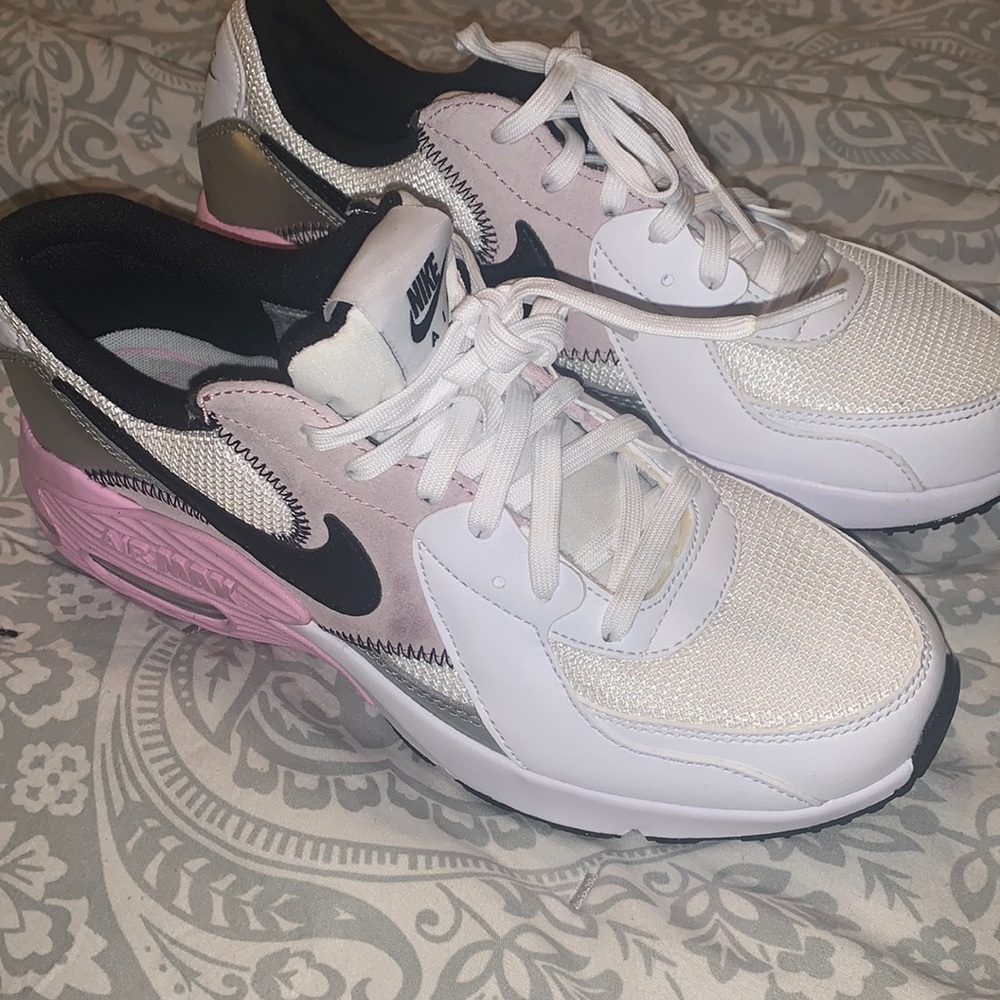 Woman’s Air Max Excee Sneakers